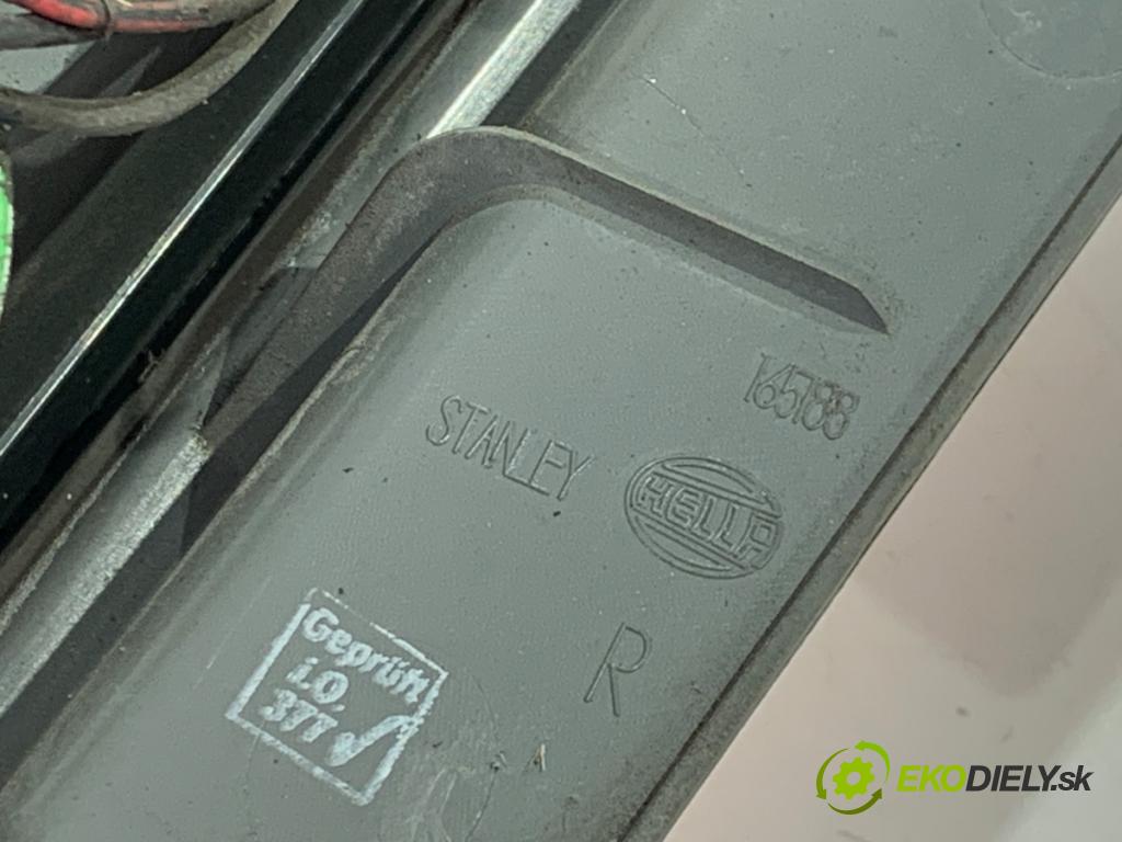 HONDA CR-V III SUV 2007 103 kW 2.2 i-CTDi 4WD (RE6) 2204 Svetlo pravy zad