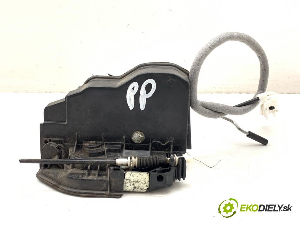 BMW E61 Kombi 2008 130 kW 520 d 1995 zámok Dvere pravy predný 7202146