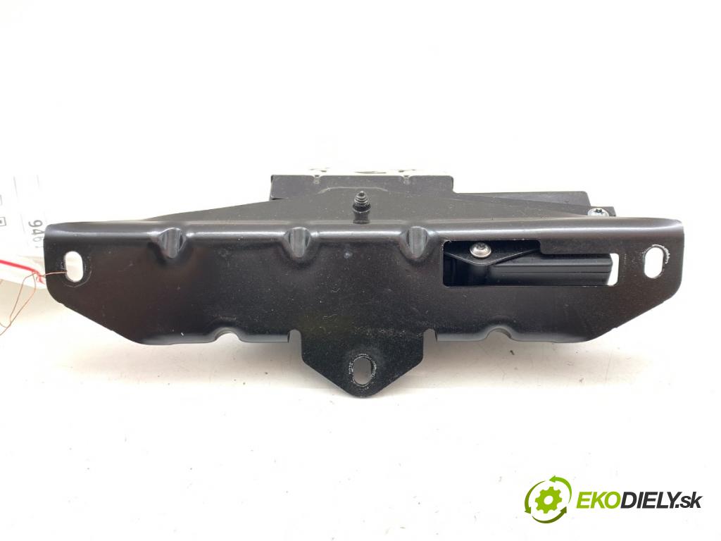 BMW E61 Kombi 2008 130 kW 520 d 1995 zámok dverí zad 7071594
