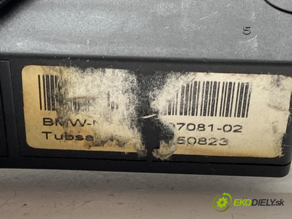 BMW E61 Kombi 2008 130 kW 520 d 1995 zámok dverí zad 7071594