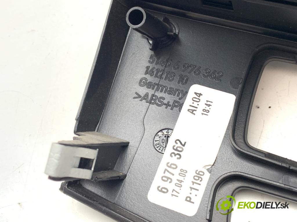 BMW E61 Kombi 2008 130 kW 520 d 1995 Panel ovládaní topení 9177717 (Páčky pod volantem)