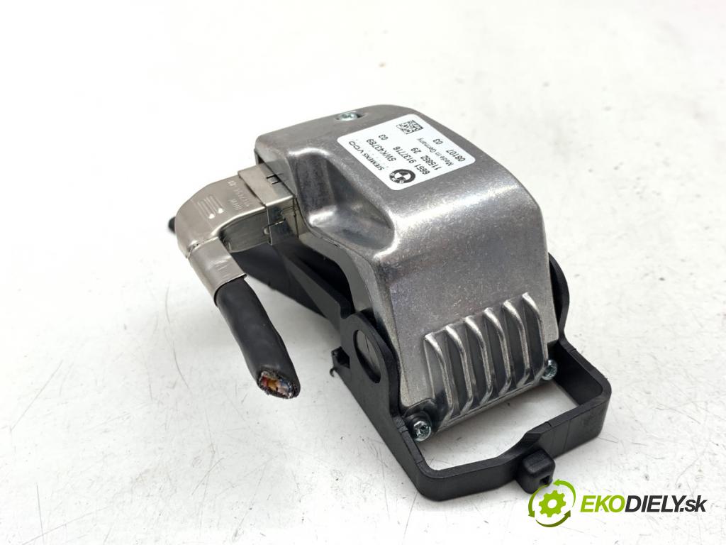 BMW E61 Kombi 2008 130 kW 520 d 1995 KAMERA okna prednej 9137716