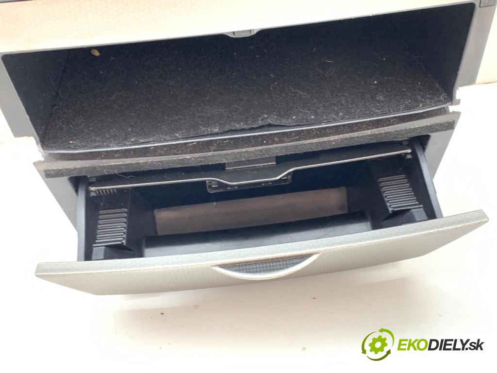 TOYOTA COROLLA E12 liftback 2003 71 kW 1.4 VVT-i (ZZE120_) 1398 Panel ovládania kúrenia 55411-1A240 (Prepínacie páčky pod volantom)