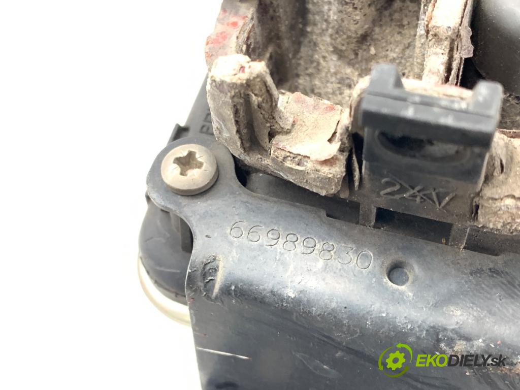 TOYOTA COROLLA E12 liftback 2003 71 kW 1.4 VVT-i (ZZE120_) 1398 Hmlové svetlo, hmlovka ľavy predný 81210-02051