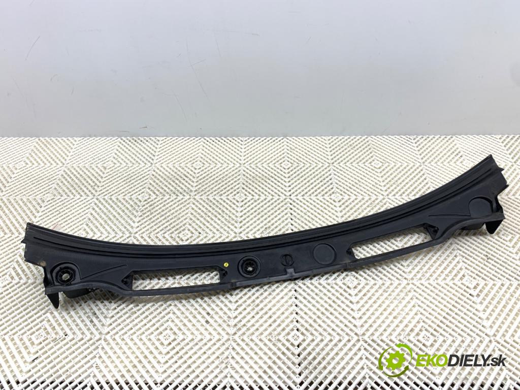 BMW E84 SUV 2014 105 kW sDrive 18 d 1995 Torpédo, plast pod čelné okno 15677210 (Torpédo (plast pod čelným sklom))
