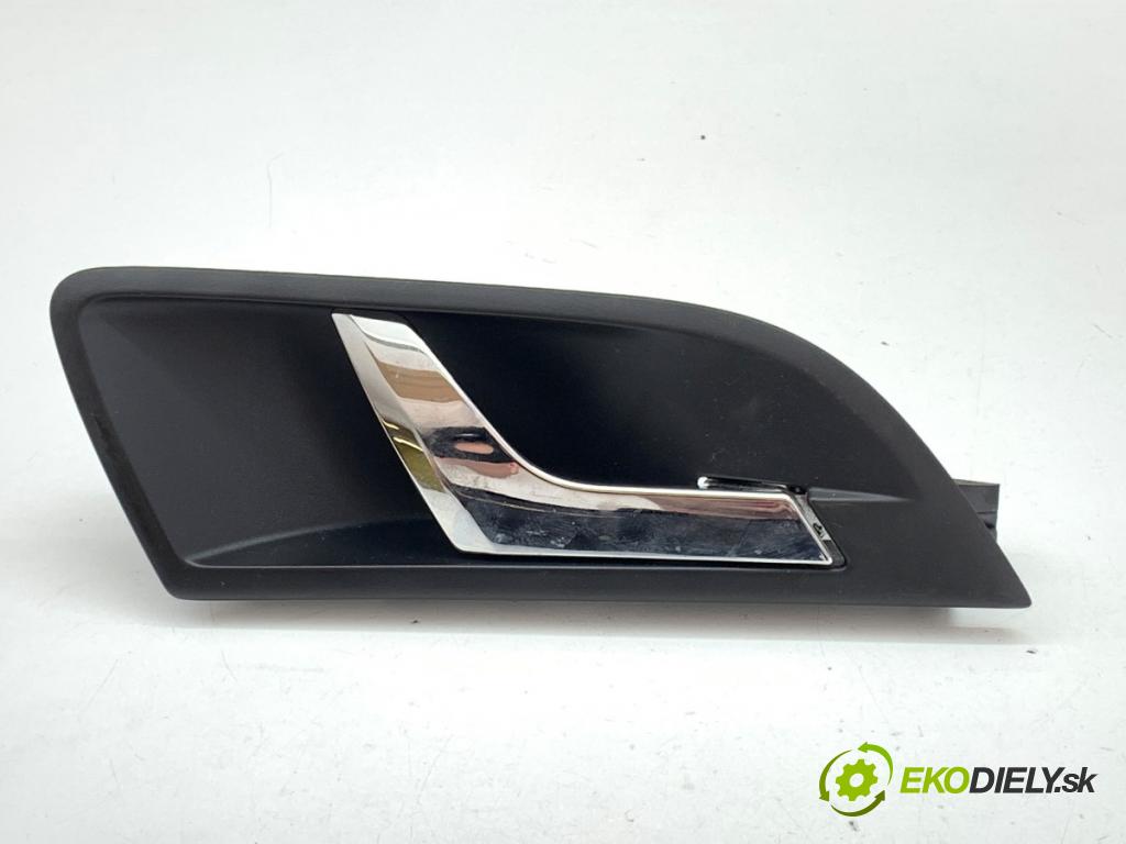 SKODA SUPERB II liftback 2014 103 kW 2.0 TDI 1968 klika vnitřní pravý zadní část 3T0839248