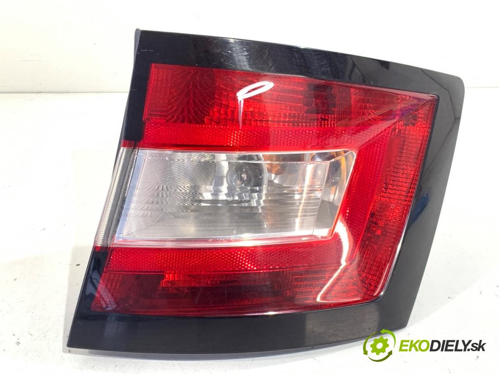 SKODA FABIA III Kombi 2017 77 kW 1.4 TDI 1422 světlo pravý zadní část 6V9945096