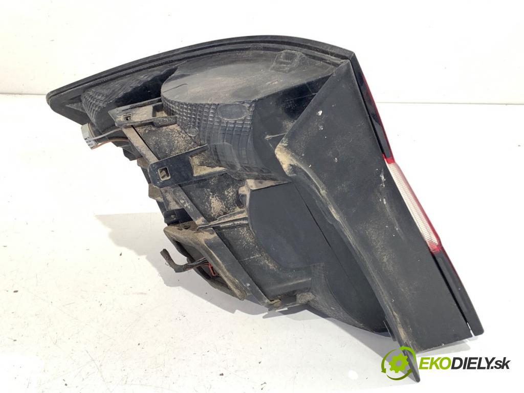 SKODA FABIA III Kombi 2017 77 kW 1.4 TDI 1422 Svetlo pravy zad 6V9945096