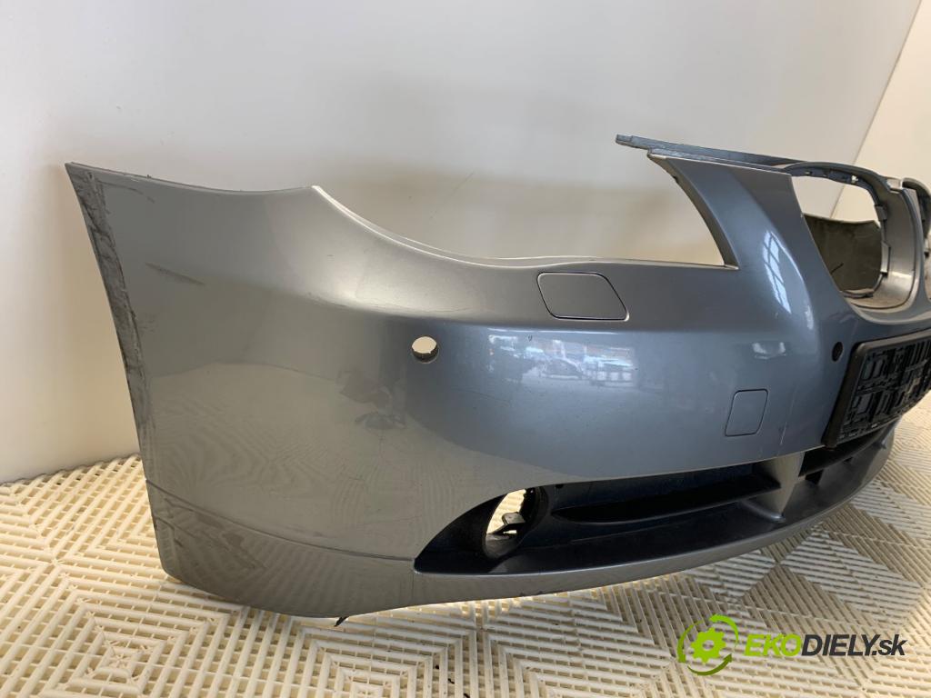 BMW E60 sedan 2004 125 kW 520 i 2171 Nárazník predný  (Kľučka dverí ostatné)