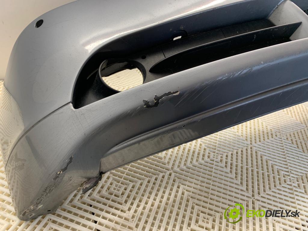 BMW E60 sedan 2004 125 kW 520 i 2171 Nárazník predný  (Kľučka dverí ostatné)