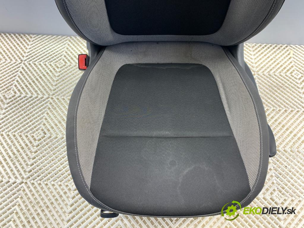 SKODA FABIA III Kombi 2017 77 kW 1.4 TDI 1422 sedadlo levý přední část