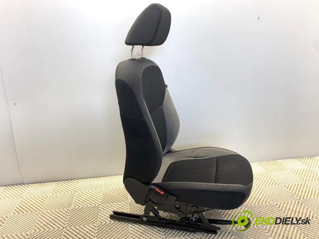 SKODA FABIA III Kombi 2017 77 kW 1.4 TDI 1422 sedadlo levý přední část