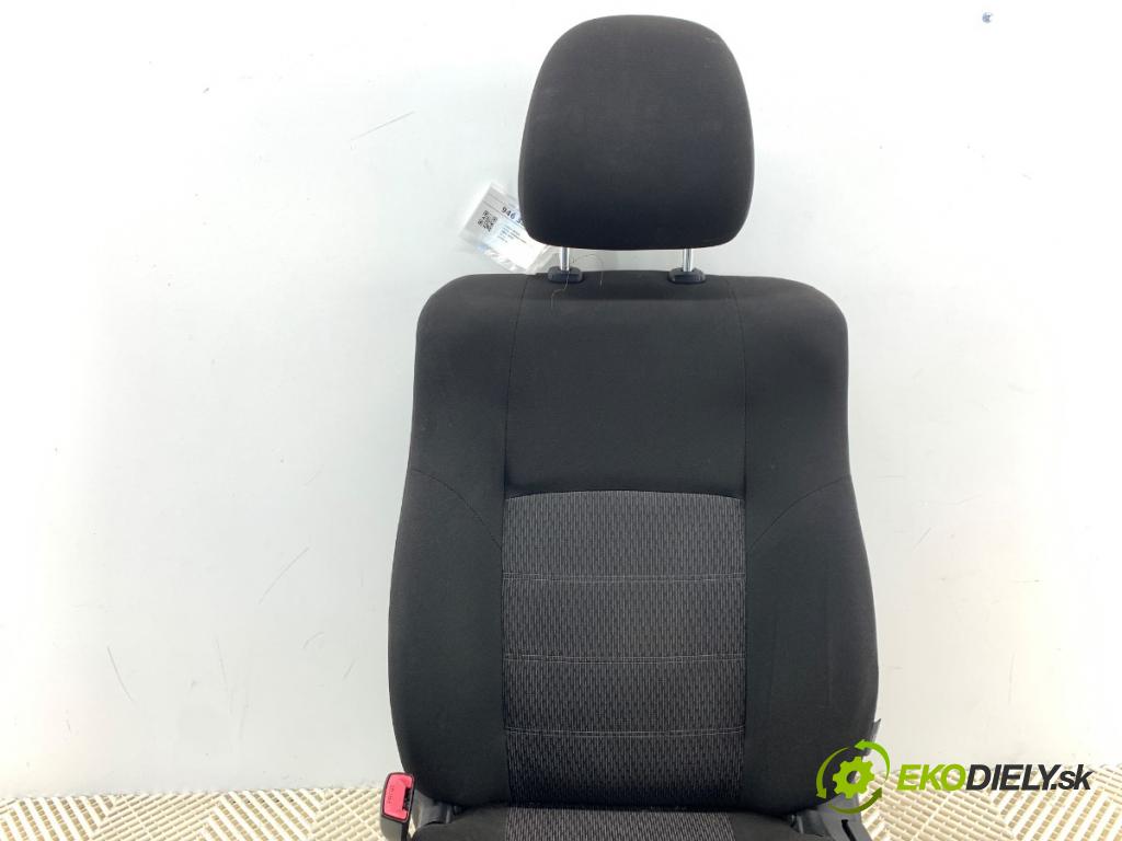 TOYOTA AVENSIS T27 Kombi 2013 110 kW 2.2 D-4D (ADT271_) 2231 Sedadlo ľavy predný