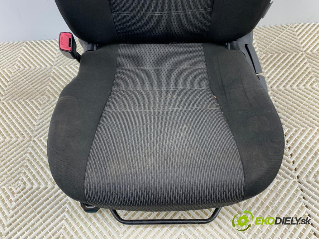TOYOTA AVENSIS T27 Kombi 2013 110 kW 2.2 D-4D (ADT271_) 2231 Sedadlo ľavy predný