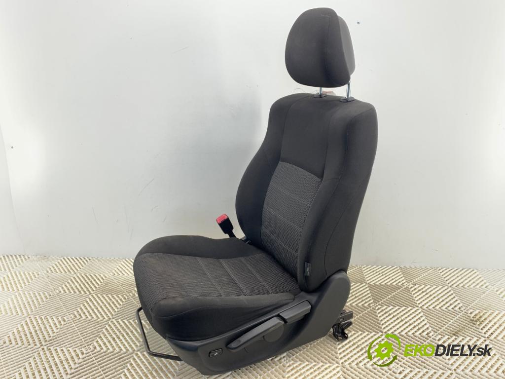 TOYOTA AVENSIS T27 Kombi 2013 110 kW 2.2 D-4D (ADT271_) 2231 Sedadlo ľavy predný