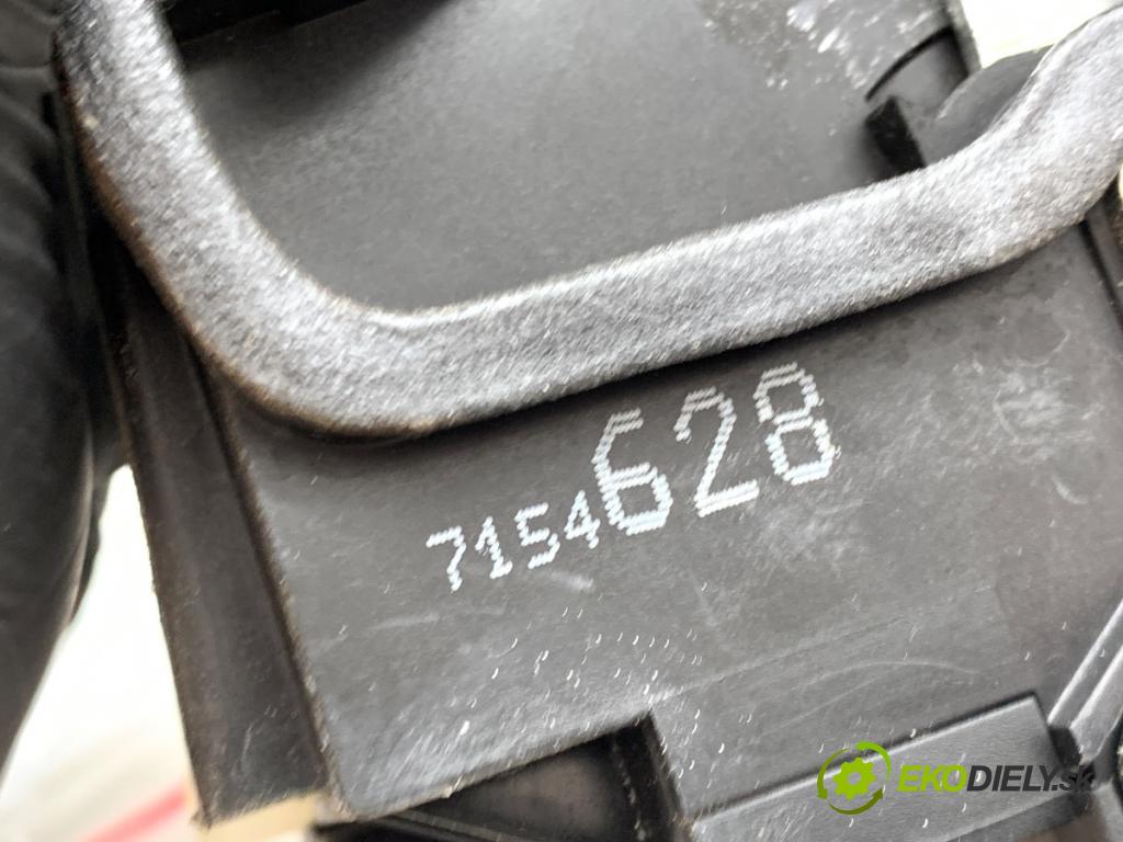 BMW E60 sedan 2004 125 kW 520 i 2171 zámok Dvere pravy predný 7154628