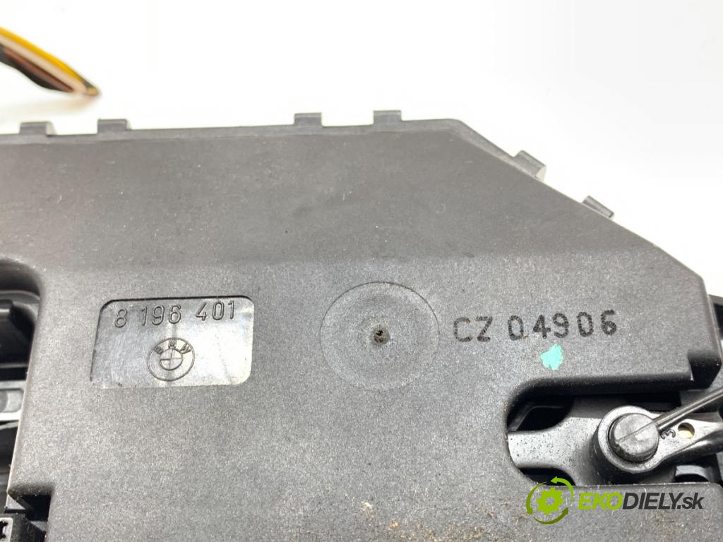 BMW E60 sedan 2004 125 kW 520 i 2171 zámok dverí zad