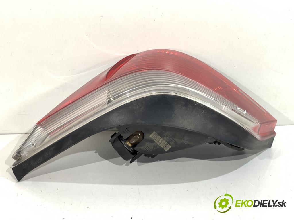 BMW E60 sedan 2004 125 kW 520 i 2171 Svetlo pravy zad 6910768