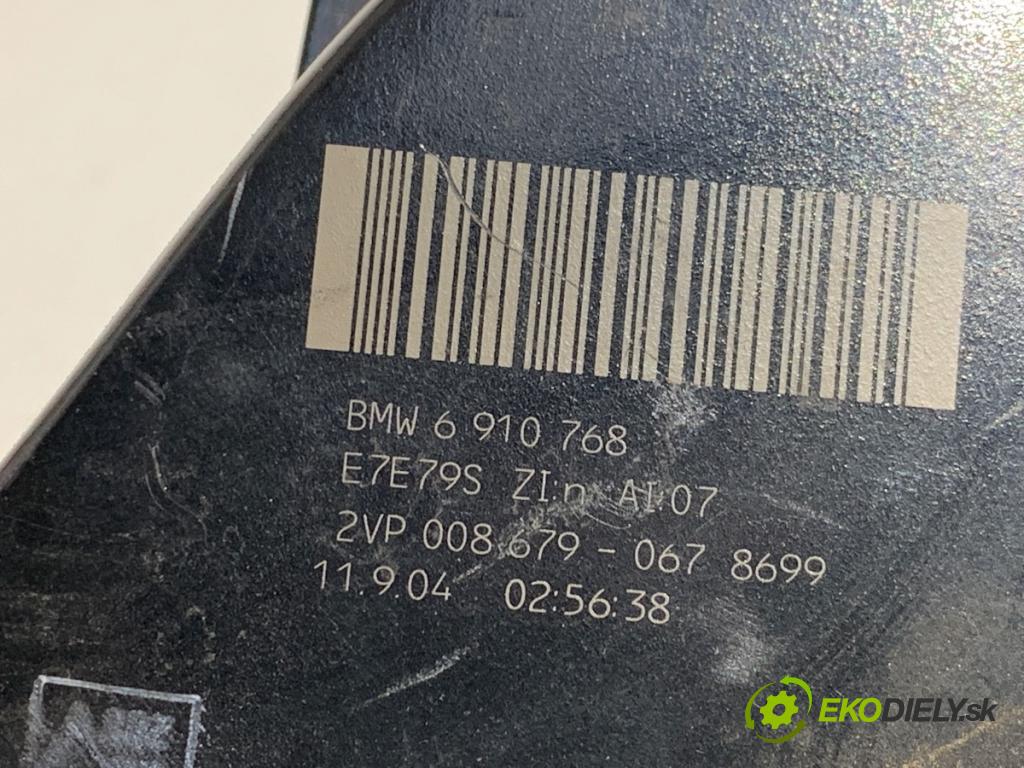 BMW E60 sedan 2004 125 kW 520 i 2171 Svetlo pravy zad 6910768