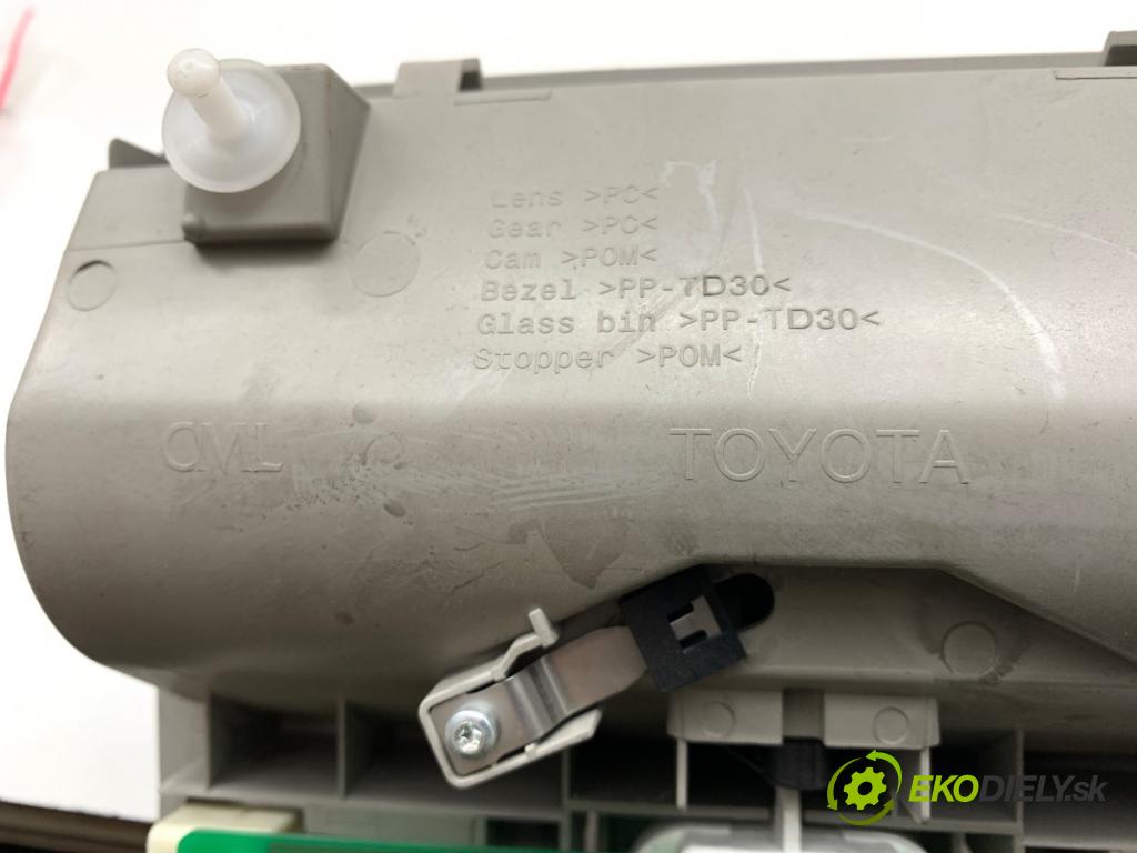 TOYOTA AVENSIS T27 Kombi 2013 110 kW 2.2 D-4D (ADT271_) 2231 Svetlo stropné