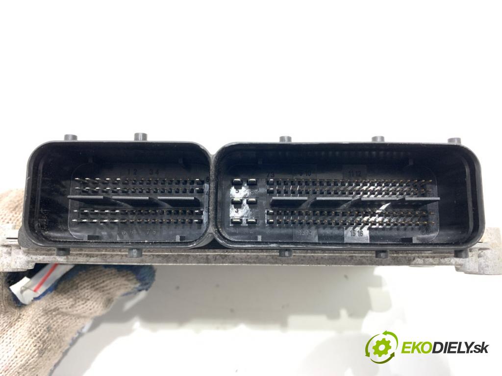 HYUNDAI i30 liftback 2018 88 kW 1.0 T-GDI 998 riadiaca jednotka Motor 39199-04AC0 (Riadiaca jednotka)