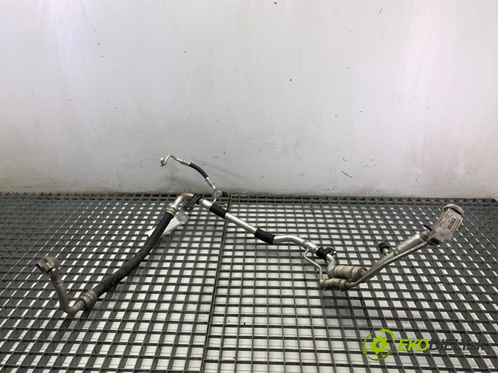 HYUNDAI i30 liftback 2018 88 kW 1.0 T-GDI 998 rúrka klimatizace 97775-G4550 (Trubka klimatizace)