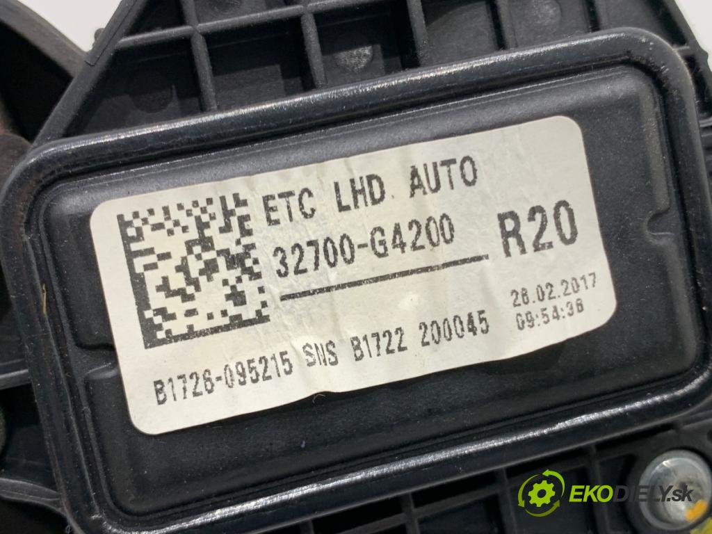 HYUNDAI i30 liftback 2018 88 kW 1.0 T-GDI 998 Potenciometer plynu 32700-G4200 (Potenciometer plynového pedálu)