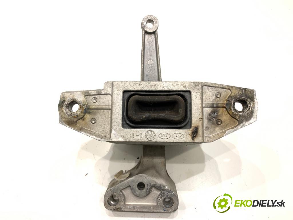 HYUNDAI i30 liftback 2018 88 kW 1.0 T-GDI 998 AirBag Motor pravy 21810-G4000