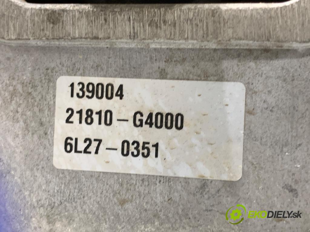 HYUNDAI i30 liftback 2018 88 kW 1.0 T-GDI 998 AirBag Motor pravy 21810-G4000