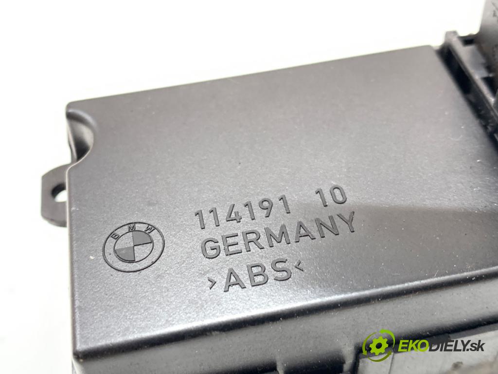 BMW E60 sedan 2004 125 kW 520 i 2171 Panel ovládania kúrenia 6956825 (Prepínacie páčky pod volantom)