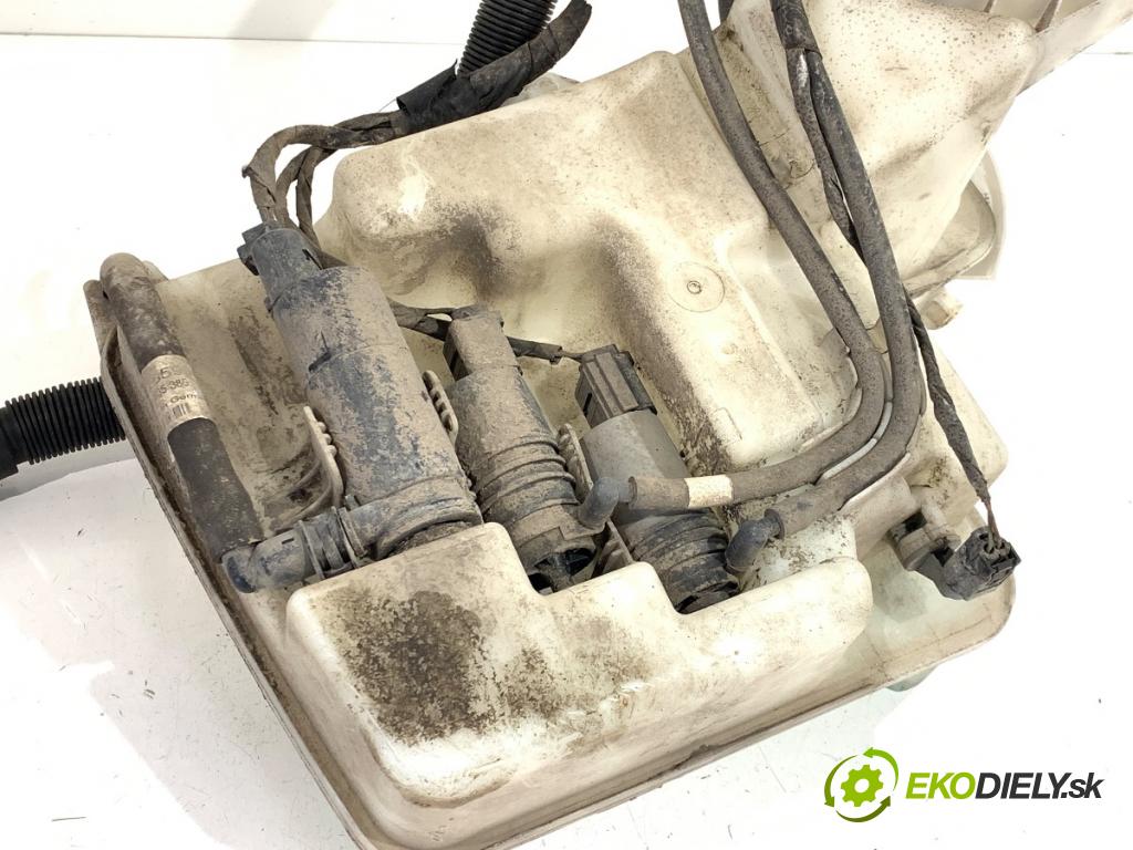 BMW E61 Kombi 2008 130 kW 520 d 1995 nádržka ostřikovačů 7179449