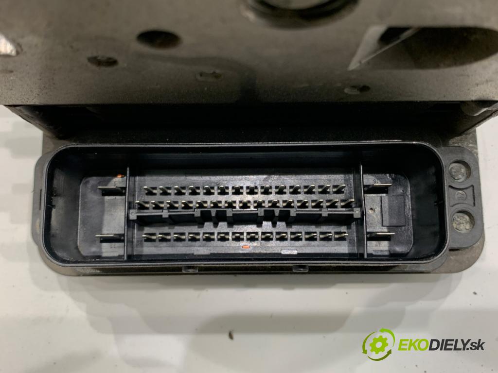 BMW E61 Kombi 2008 130 kW 520 d 1995 Pumpa ABS 6783360 (Pumpa ABS)
