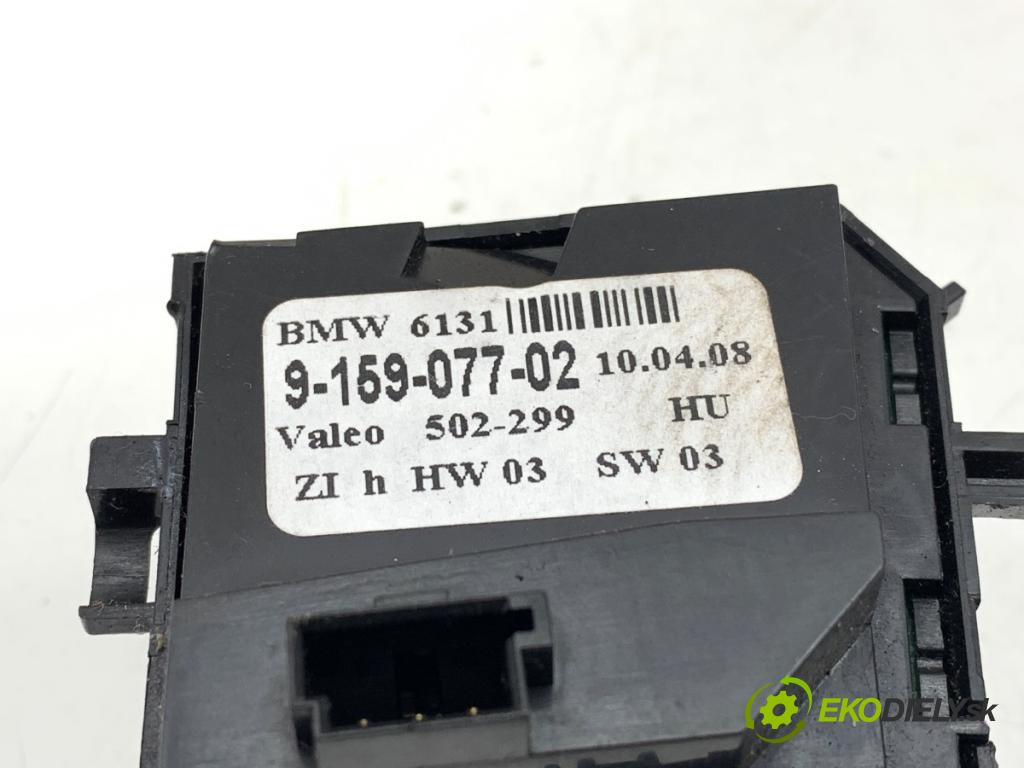 BMW E61 Kombi 2008 130 kW 520 d 1995 Prepínač ohrievania, vyhrievania sedačky 9159077 (Prepínacie páčky pod volantom)