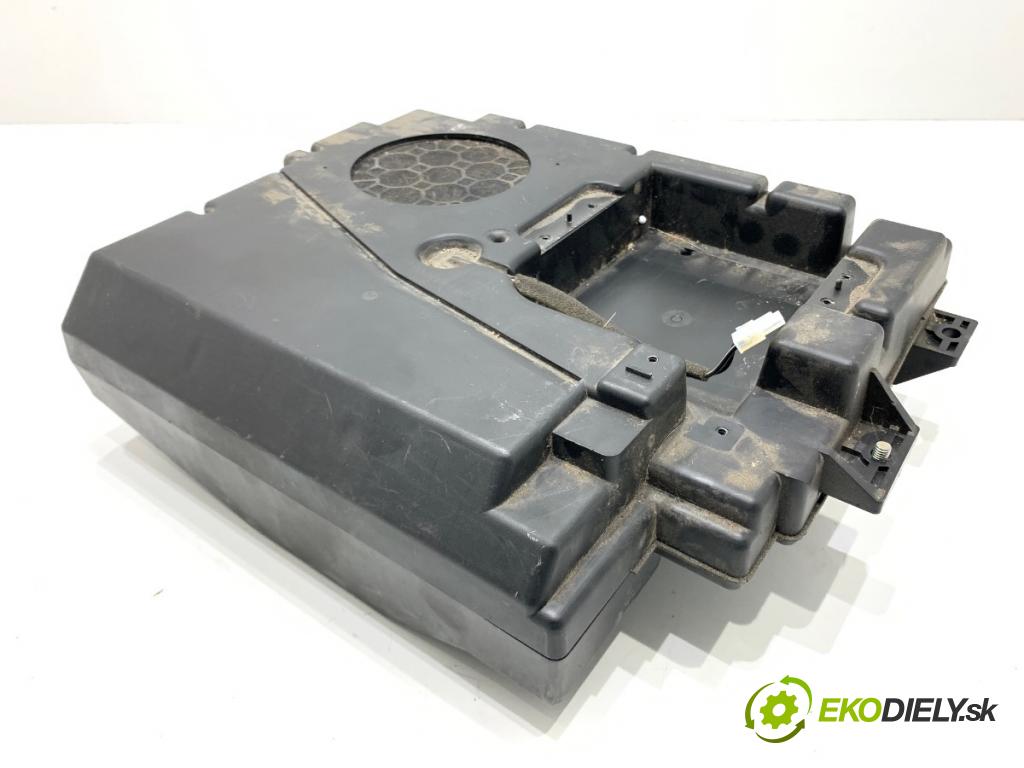 HONDA CR-V III SUV 2007 103 kW 2.2 i-CTDi 4WD (RE6) 2204 subwoofer  (Audio zariadenie)