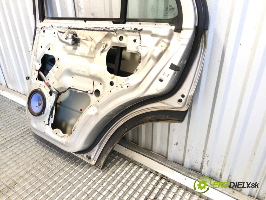 KIA SORENTO I SUV 2008 125 kW 2.5 CRDi 2497 dveře pravý zadní část