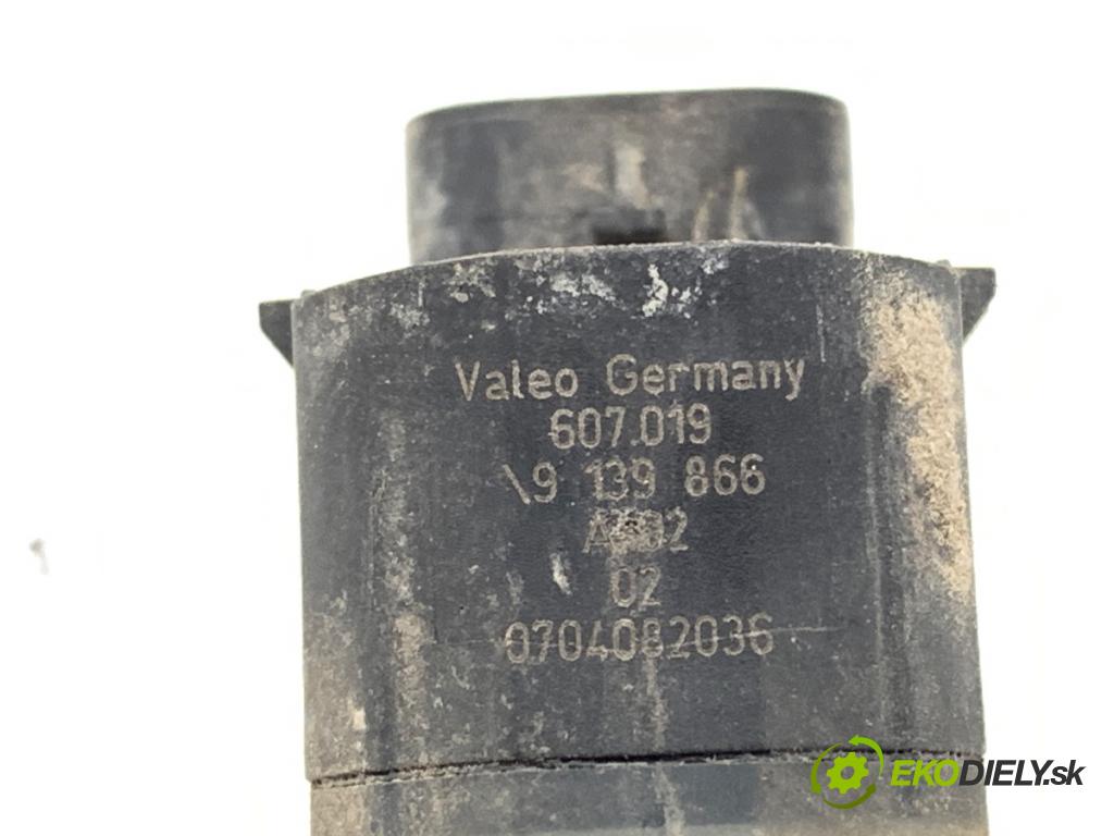 BMW E61 Kombi 2008 130 kW 520 d 1995 snímač PDC 9139866