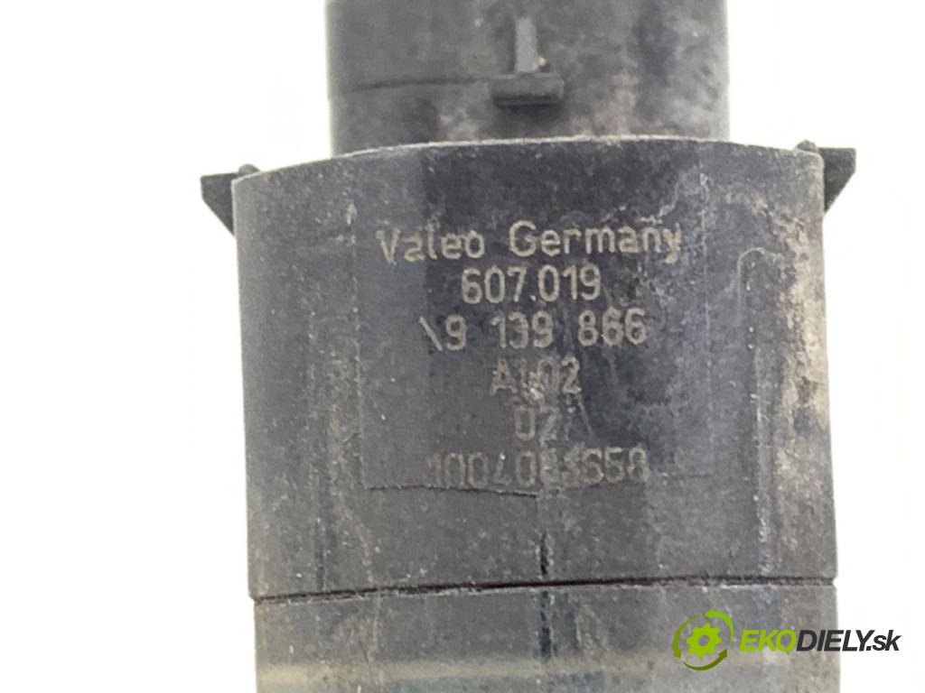 BMW E61 Kombi 2008 130 kW 520 d 1995 Snímač PDC 9139866