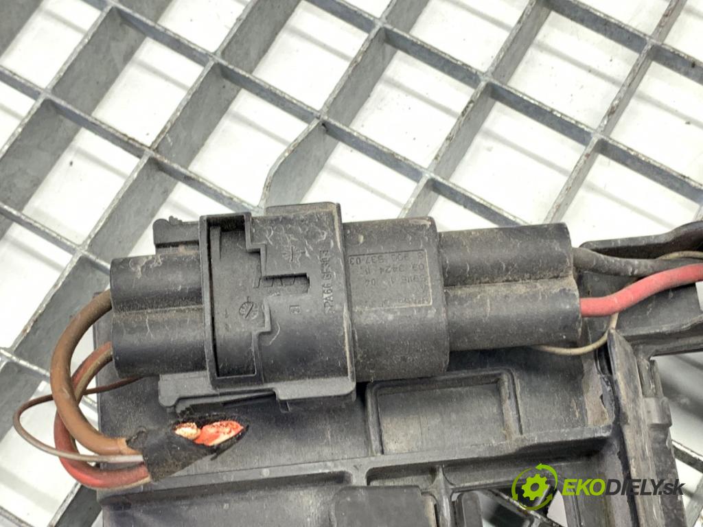 BMW E61 Kombi 2008 130 kW 520 d 1995 ventilátor chladiče 77260104 (Ventilátor)