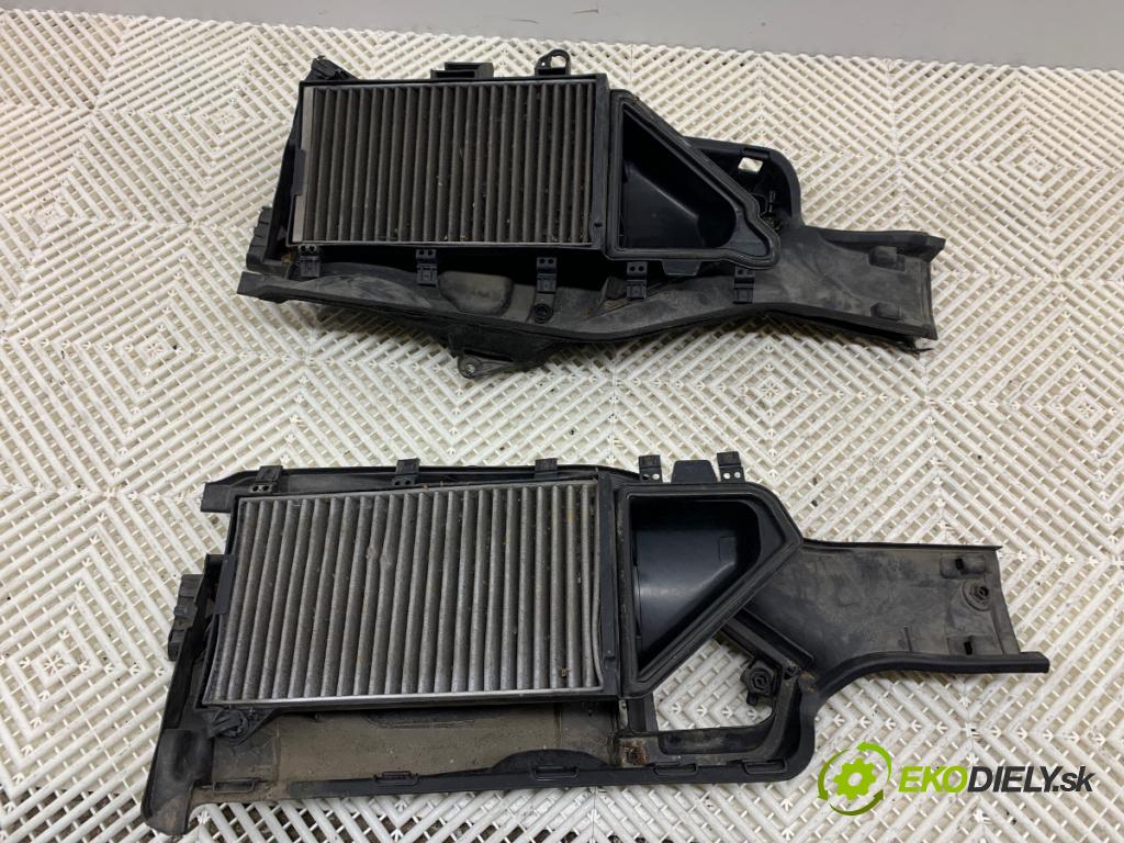 BMW E61 Kombi 2008 130 kW 520 d 1995 torpédo plast pod čelní okno