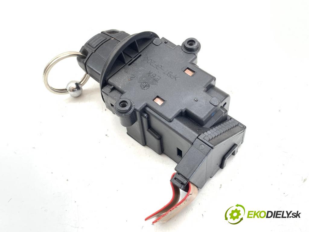 BMW E61 Kombi 2007 173 kW 530 d 2993 spinačka 6954722 (Spínacia skrinka)
