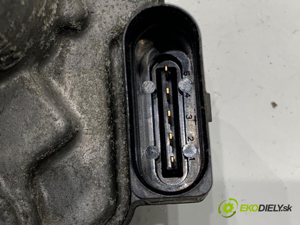 SKODA SUPERB II liftback 2014 103 kW 2.0 TDI 1968 Škrtiaca klapka 03L128063T (Škrtiaca klapka)