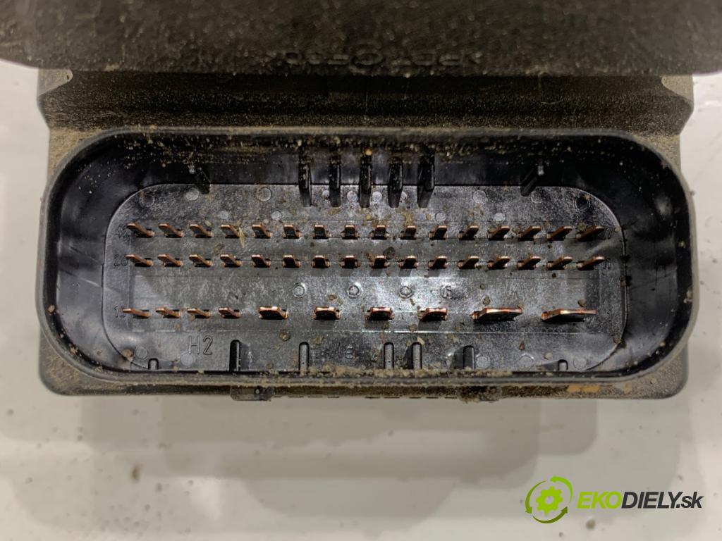 AUDI A6 C5 Kombi 2003 132 kW 2.5 TDI quattro 2496 pumpa ABS 0265950054 (Pumpa ABS)