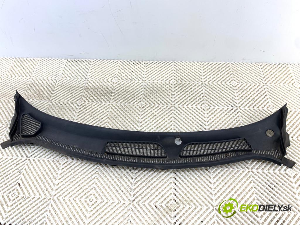FORD FIESTA MK7 liftback 2008 60 kW 1.25 1242 Torpédo, plast pod čelné okno 8A61-A02216-AD (Torpédo (plast pod čelným sklom))