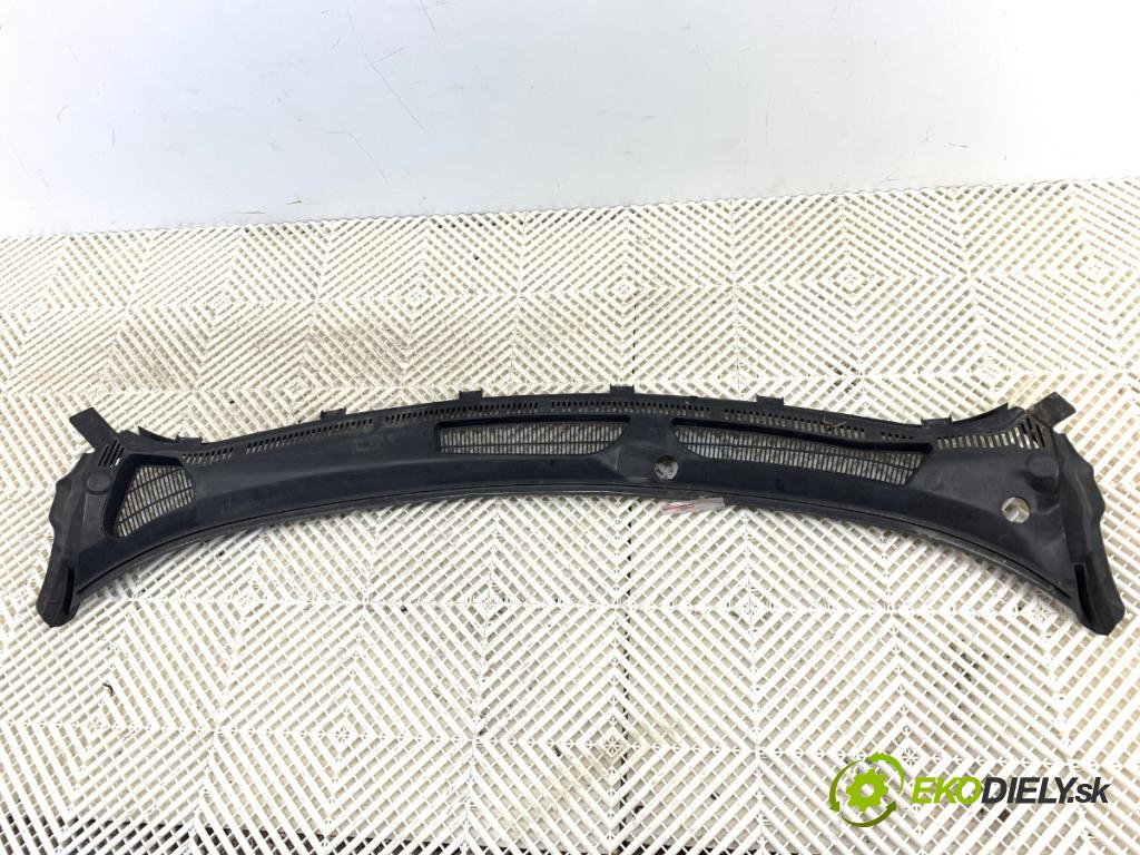 FORD FIESTA MK7 liftback 2008 60 kW 1.25 1242 Torpédo, plast pod čelné okno 8A61-A02216-AD (Torpédo (plast pod čelným sklom))