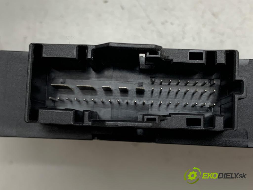 BMW E61 Kombi 2007 173 kW 530 d 2993 modul CAS 6943835