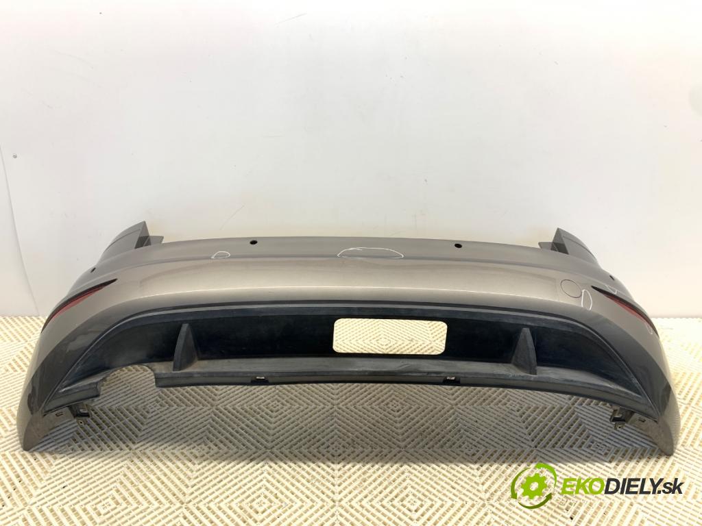 VW GOLF VII Kombi 2015 81 kW 1.6 TDI 1598 Nárazník zad (Kľučka dverí ostatné)