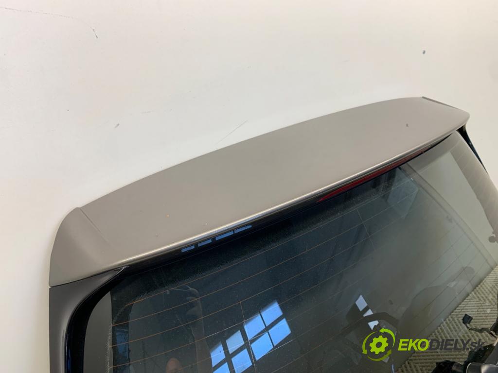 VW GOLF VII Kombi 2015 81 kW 1.6 TDI 1598 kapota zad