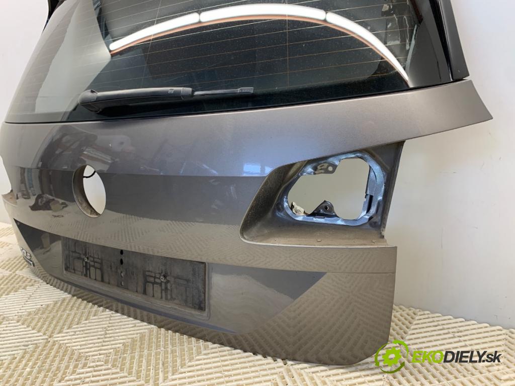 VW GOLF VII Kombi 2015 81 kW 1.6 TDI 1598 kapota zad