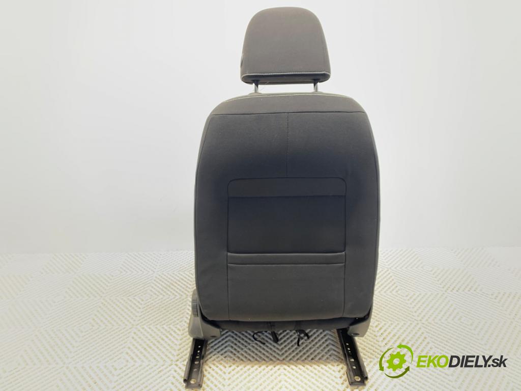 VW GOLF VII Kombi 2015 81 kW 1.6 TDI 1598 Sedadlo ľavy predný