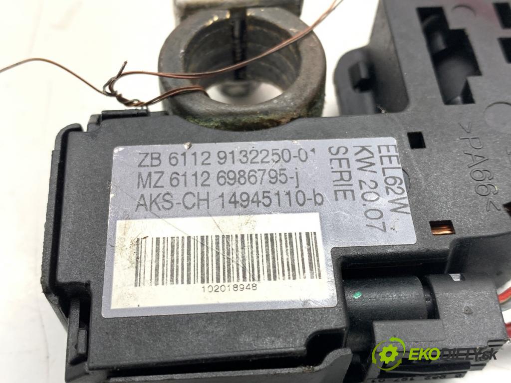 BMW E61 Kombi 2007 173 kW 530 d 2993 svorka MINUS 9132250